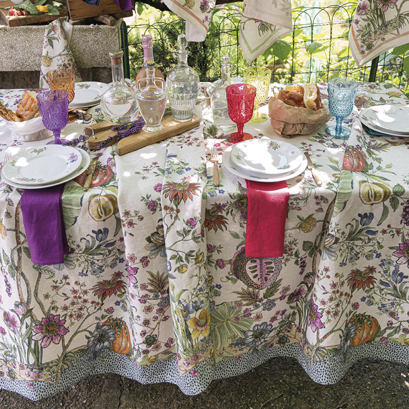 Biloba Pure Linen Tablecloth-LA-BOTTEGA-DI-CASA Biloba pure linen tablecloth styled with white dinnerware and colorful linen napkins