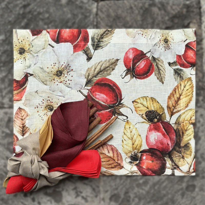 tovaglietta-rose-hips-1-la-bottega-di-casa tovaglietta e tovaglioli con immagini di bacche di rosa canina