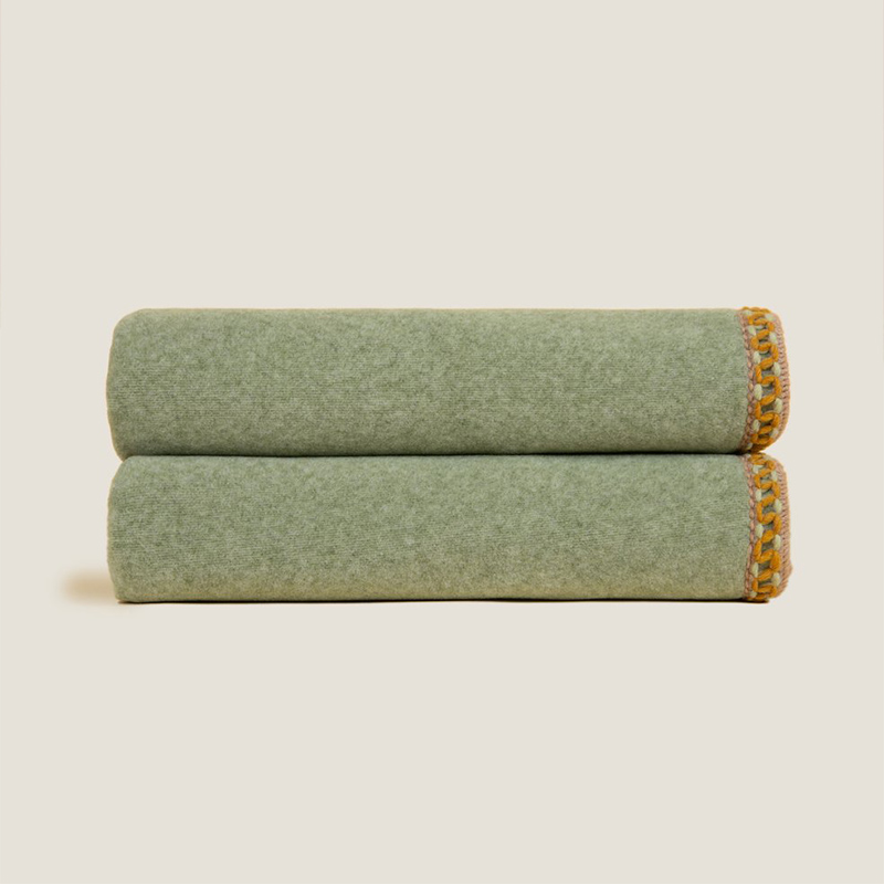 plaid-sb-Coco'-muschioLa-Bottega-di-Casa plaid in bambu color muschio